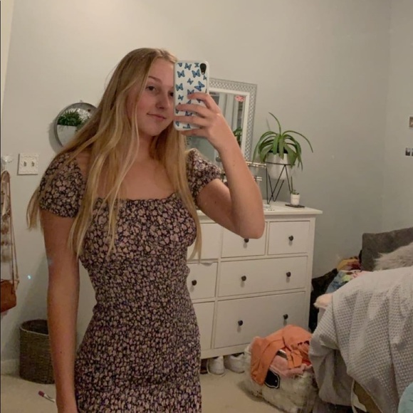 Meet your Posher, Brooke - Picture 2 of 3